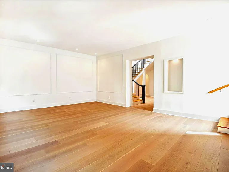 1329 Connecticut Ave NW #300 — Photo 23