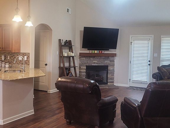 5th image of 7849 Country Lake Dr