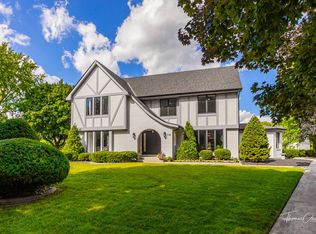 738 S River Rd, Naperville, IL 60540