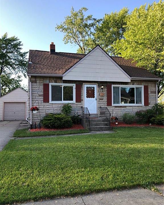1st image of 124 Moulton Ave