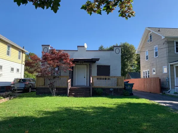 1034 Glide St, Rochester, NY 14606