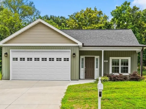 340 Poppy Ct, Eden, NC 27288