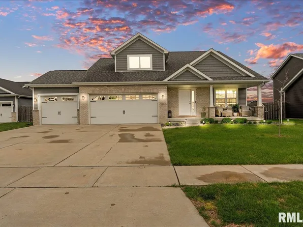 815 Garvey Ln, Chatham, IL 62629