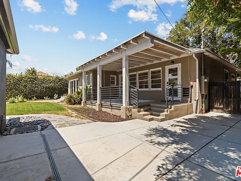 1748 Stanton Ave — Photo 17