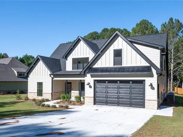 140 Cambridge Ct, Calhoun, GA 30701