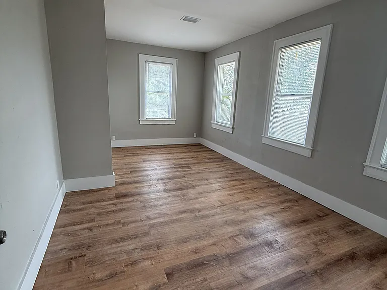 622 Pink Apartment Rd — Photo 6