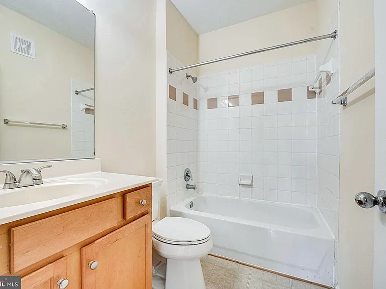 5115 Travis Edward Way #G — Photo 8