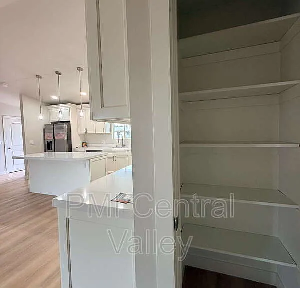 1710 Waverly Dr — Photo 21