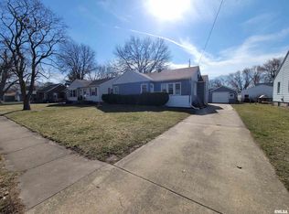 906 Jefferson St, Pekin, IL 61554