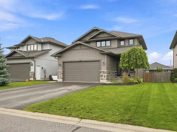 18 Granite Dr, Belleville, ON K8P 0C6
