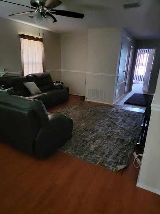 1st image of 2321 Chestnut Dr