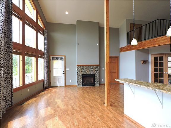 Gas fireplace - open living