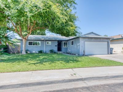 99 W Holland Ave, Clovis, CA, 93612