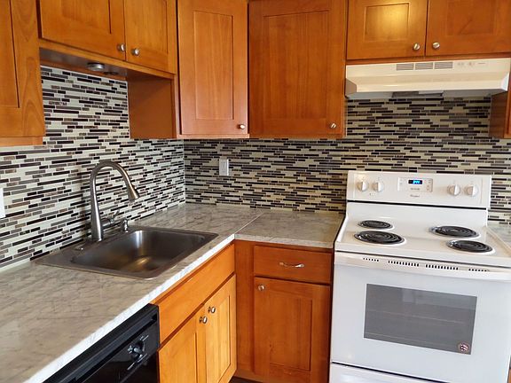 3rd image of 767 S 40th St APT B