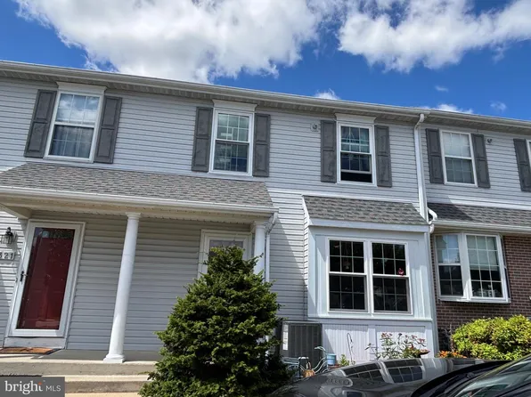 319 Cherry St #13, Red Lion, PA 17356