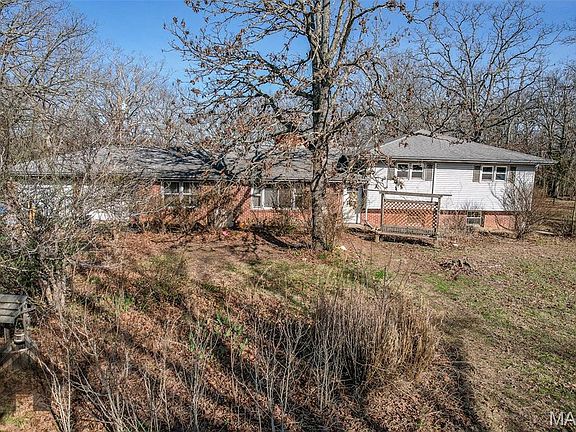 2nd image of 803 Paris Rd