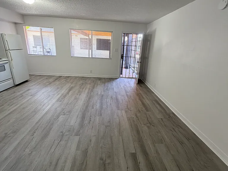 2427 Clifford Ave #1 — Photo 7