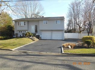 40 Texas Ave, Bay Shore, NY 11706