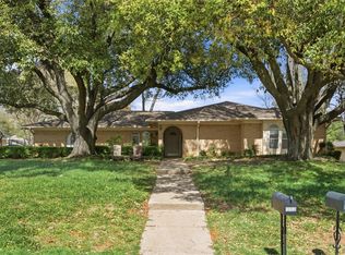 2326 Forest Hills Rd, Grapevine, TX 76051