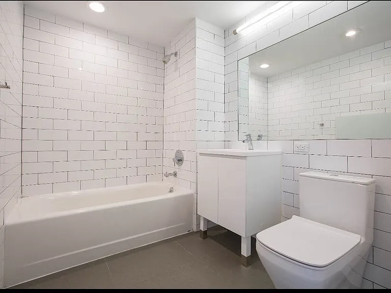 331 E Houston St #6A — Photo 5