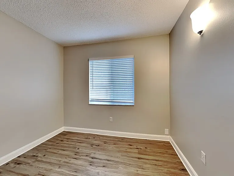 530 Scarlet Maple Ct — Photo 14
