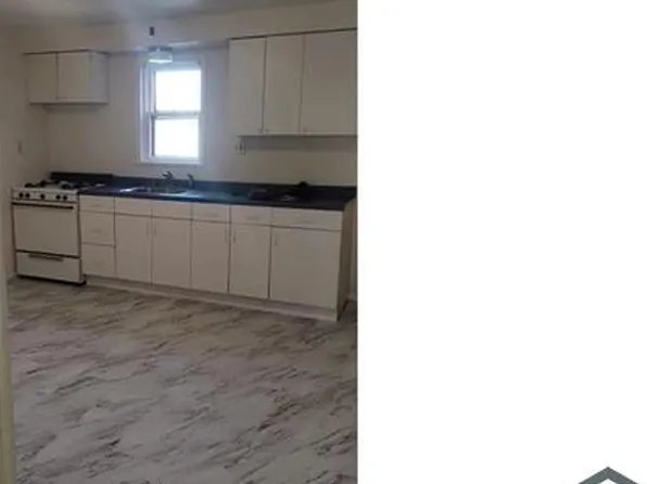 313 Highland Ave, Pitcairn, PA 15140