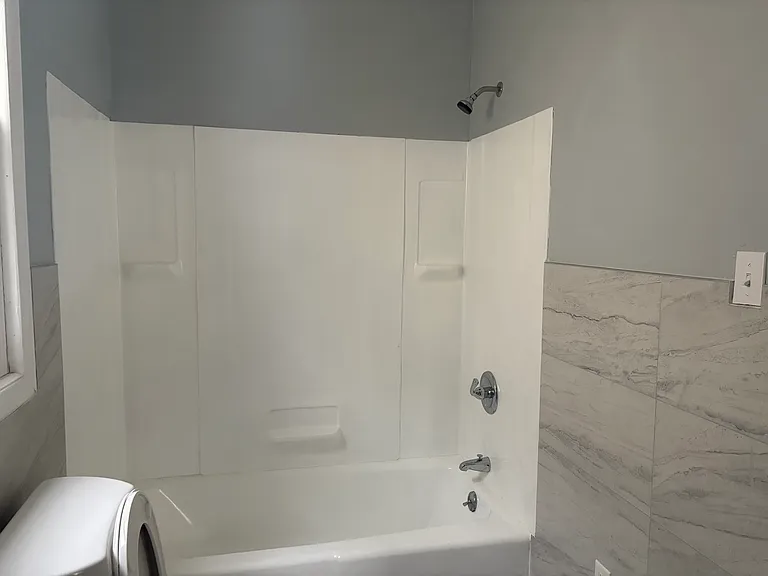 220 Phillips Ave — Photo 5