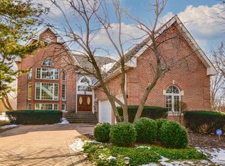 4642 Lake Point Cir, Long Grove, IL 60047