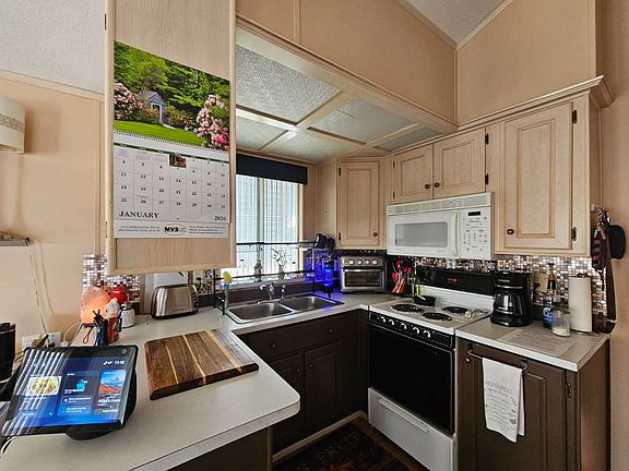 4th image of 650 N Hawes Rd #5102