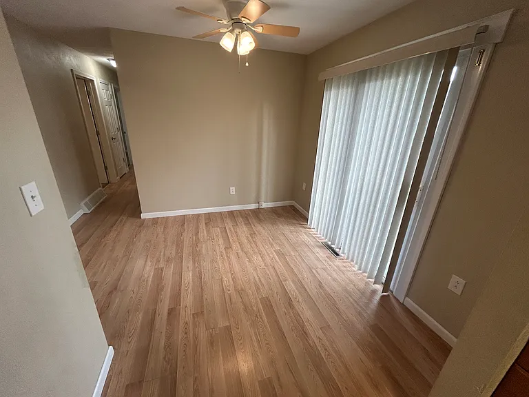 2066 Chestnut St — Photo 8