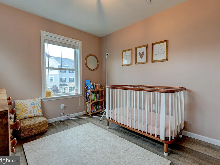 1309 Pedigree St — Photo 35