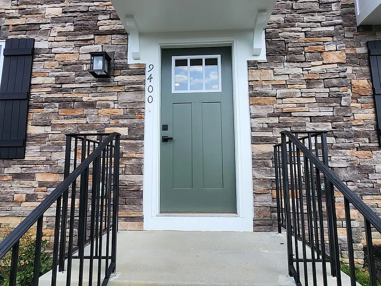 9400 Tanfield Dr — Photo 1