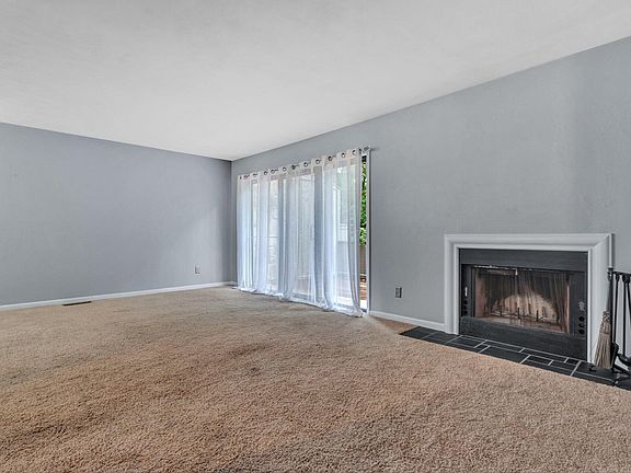 5th image of 3552 Londonderry Ln