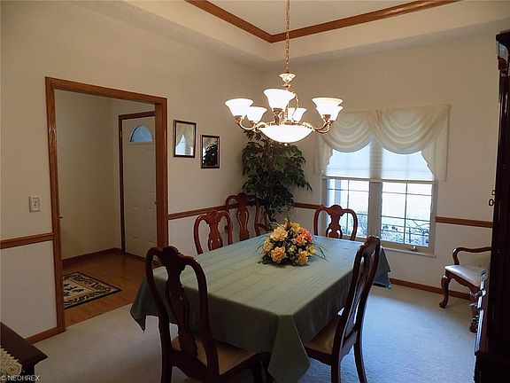 5th image of 443 Augusta Dr