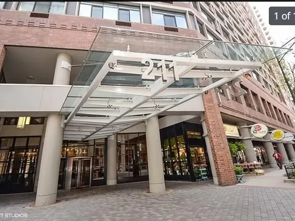211 E Ohio St APT 1102, Chicago, IL 60611
