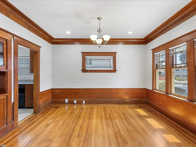 1417 Lincoln Ave — Photo 6