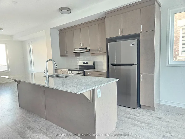 92 Avani Ave — Photo 10
