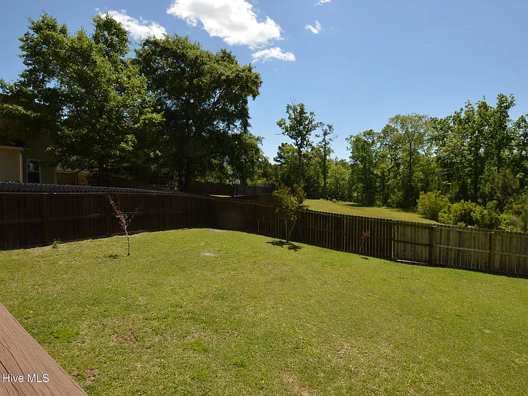 203 Ashton Ct — Photo 38