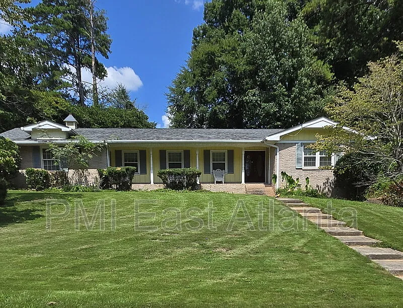 3 bed, 2.0 bath, 2435 sqft, $2,180 — Photo 1