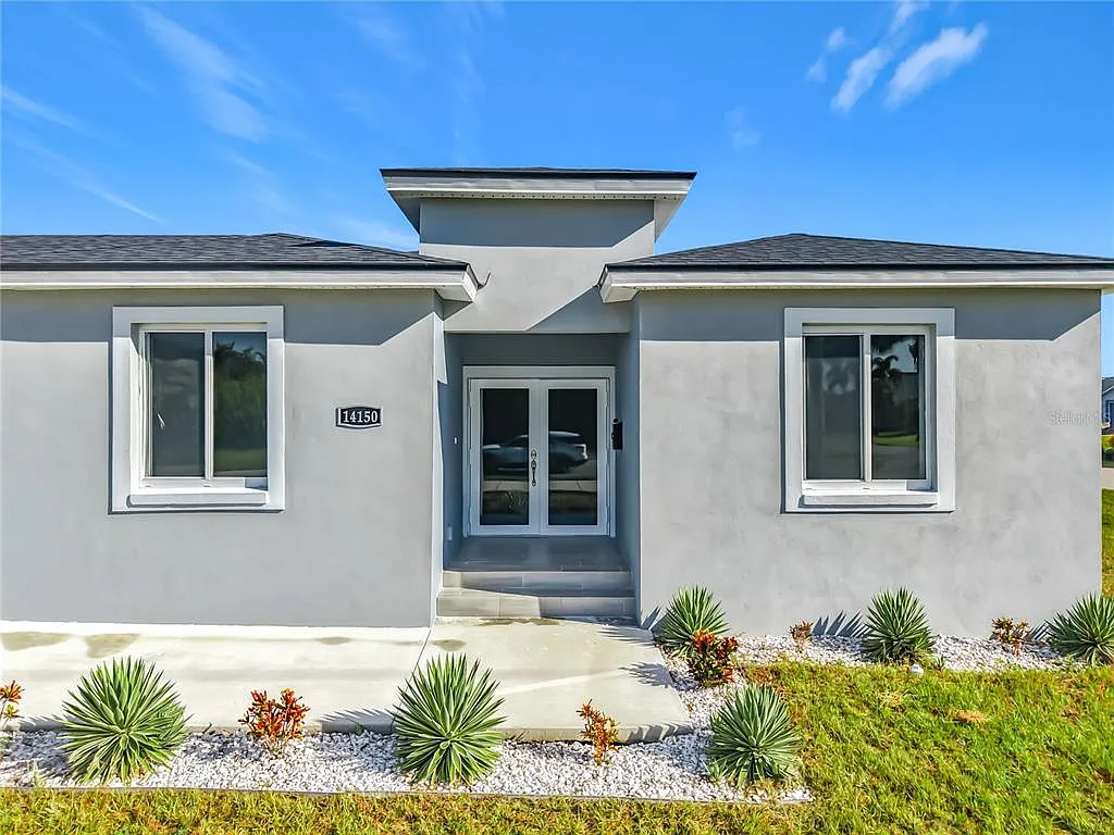 5 bed, 3.0 bath, 2467 sqft, $2,450 — Photo 2