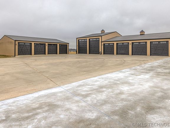 3rd image of 23800 E 720th Rd