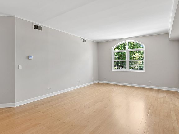 5th image of 245 Burlington Ave APT 203