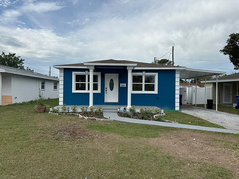 3428 Ithaca St N — Photo 2