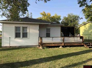 103 3rd St NE, Madelia, MN 56062
