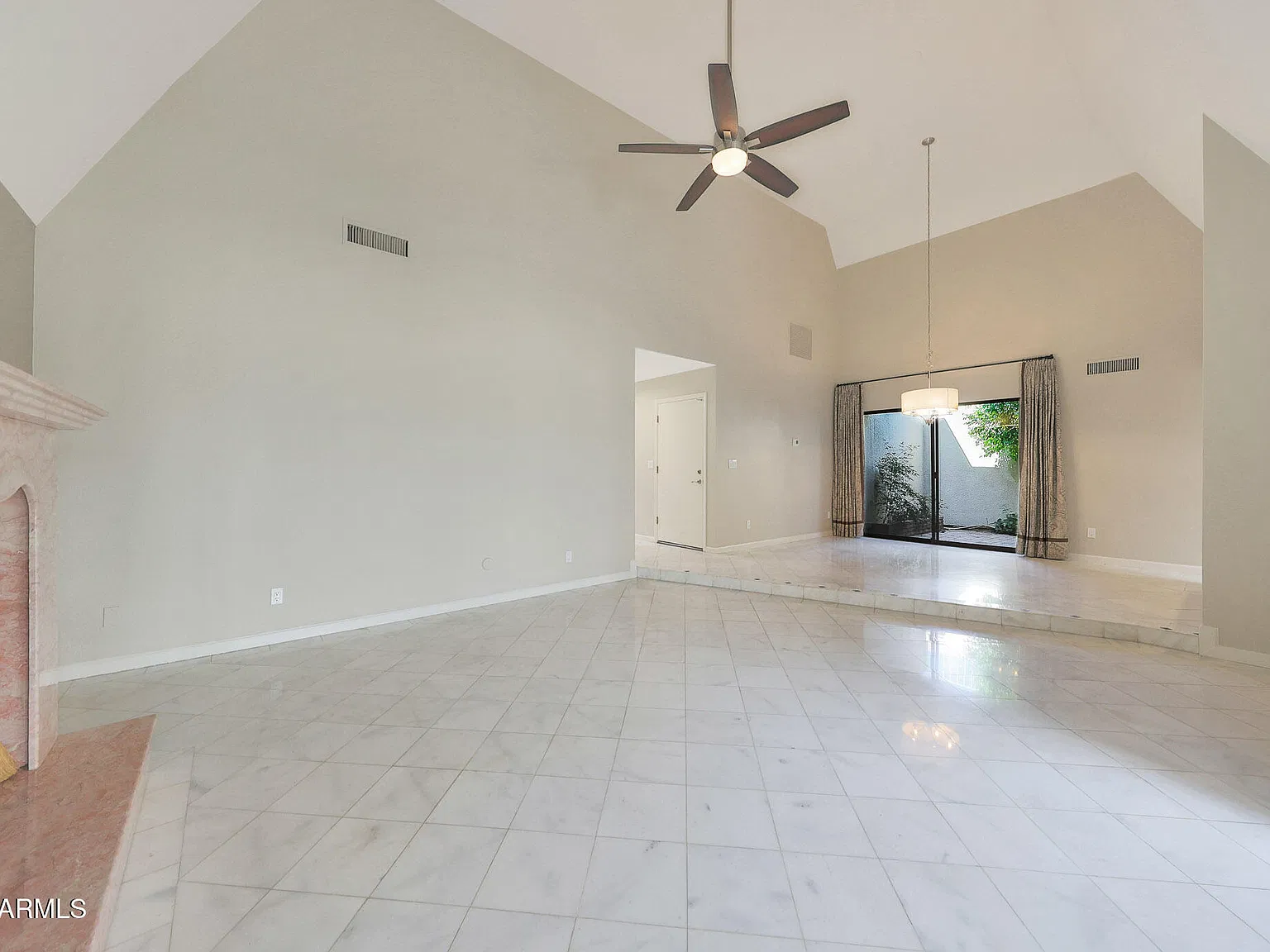 3 bed, 2.0 bath, 2135 sqft, $4,500 — Photo 3
