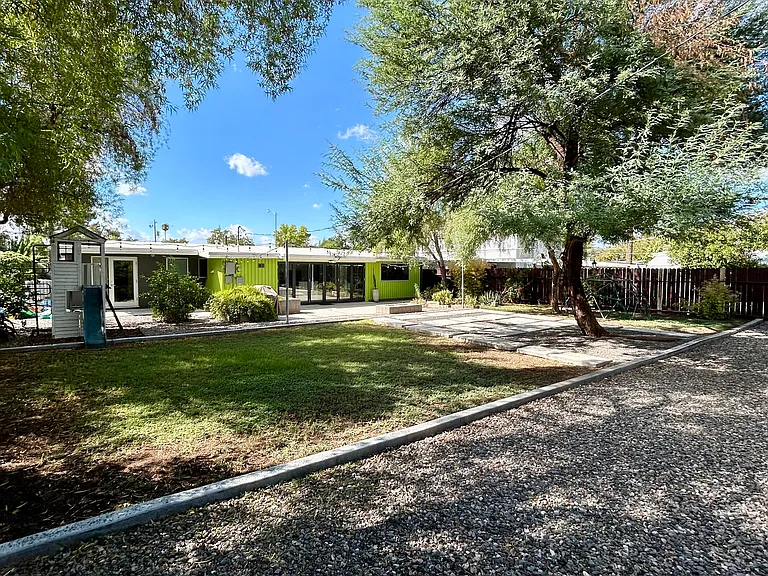 1420 E Rancho Dr — Photo 15