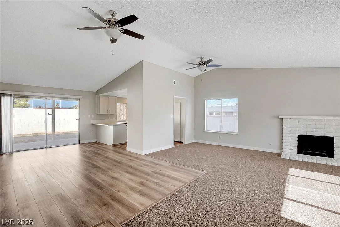 3 bed, 2.0 bath, 1536 sqft, $2,099 — Photo 2