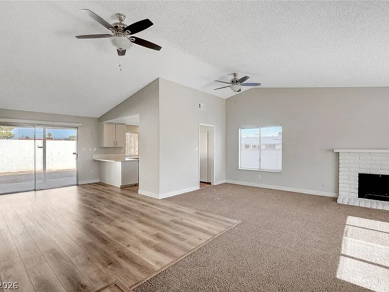 1784 Crest Ave — Photo 2