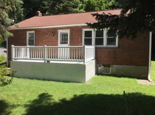7 Maple St, Ambridge, PA 15003