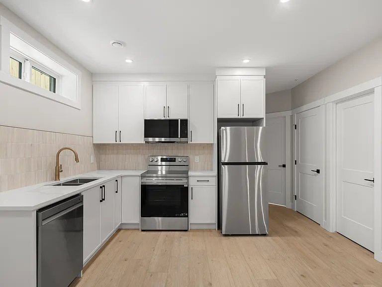 1812 51st St NW #1B — Photo 6